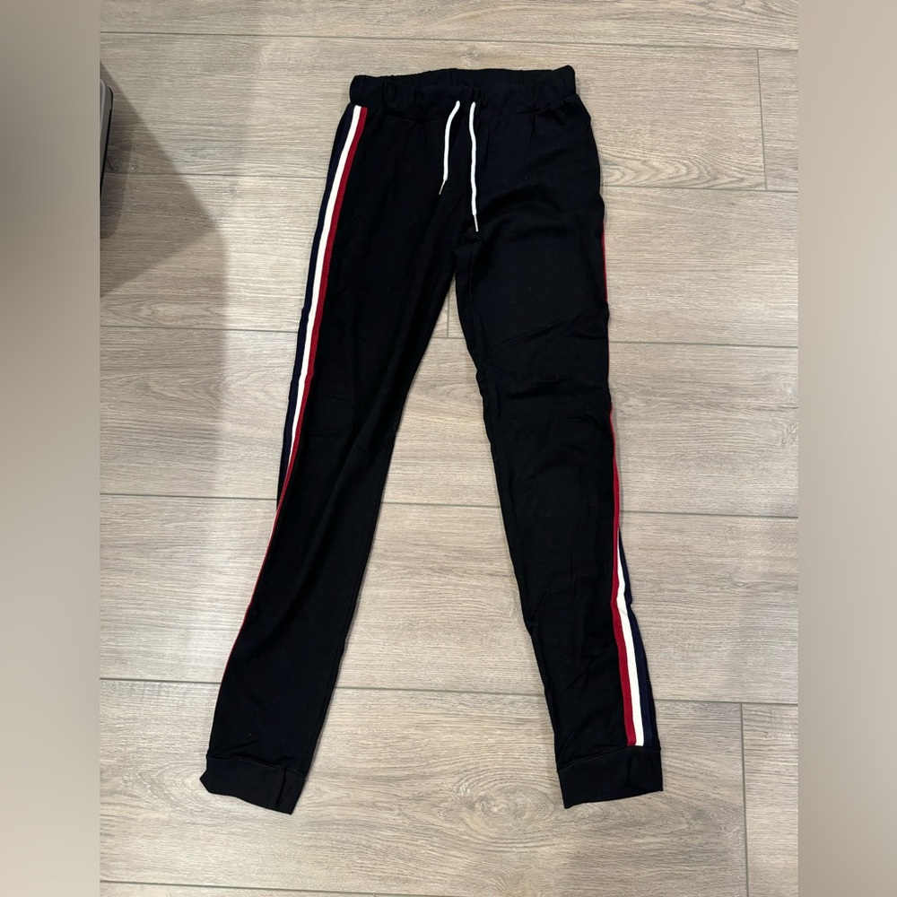 NWOT SHEIN Women’s Leggings (Black/White/Red) - Small